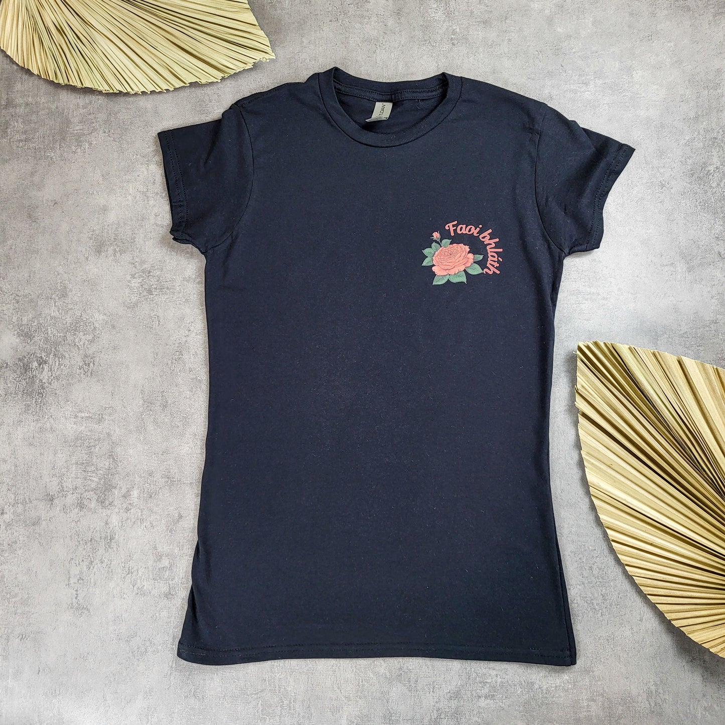 Faoi bhláth t-shirt