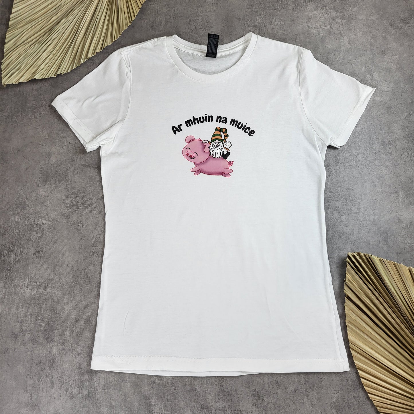 Ar mhuin na muice t-shirt