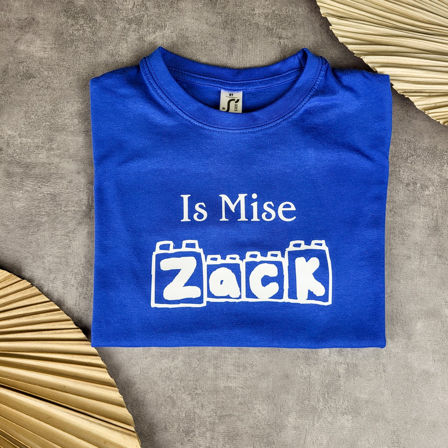 Is mise Lego brick t-shirt