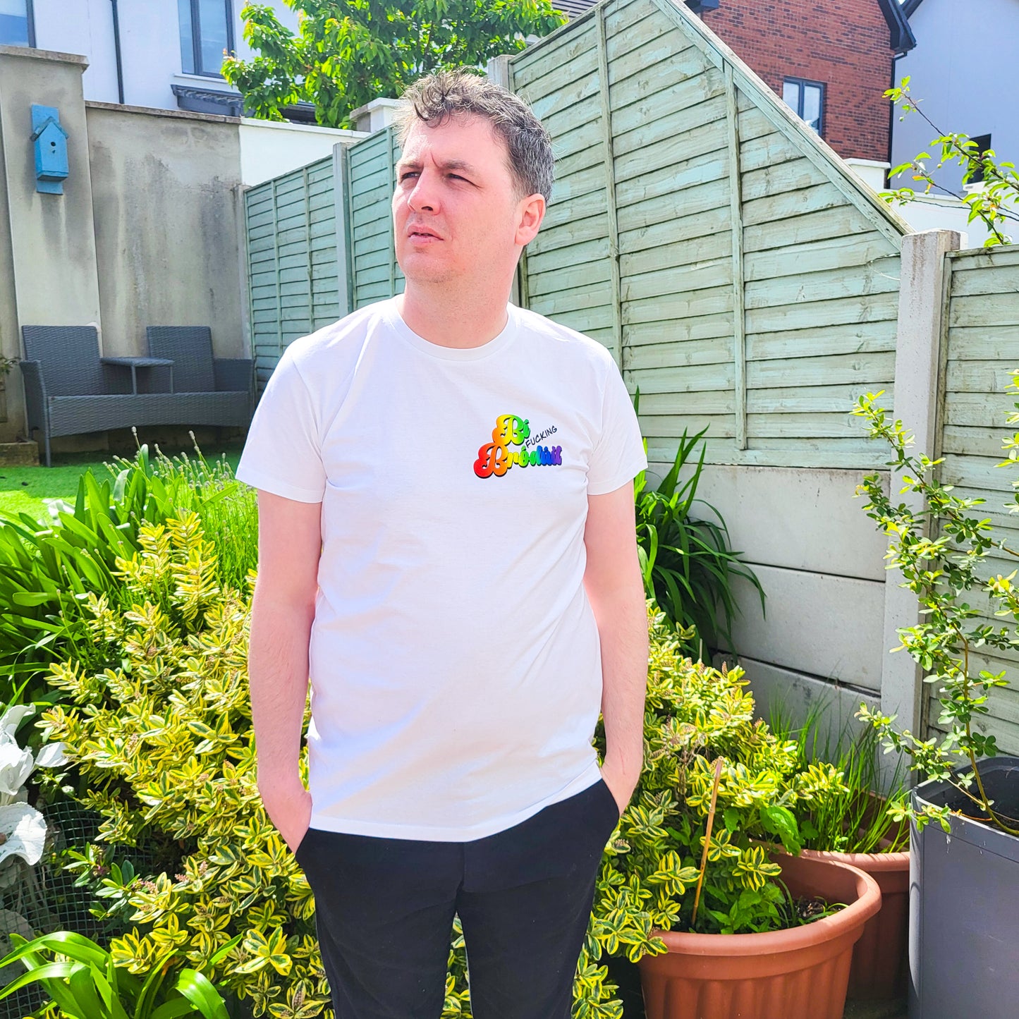 Bí fucking brodúil logo t-shirt