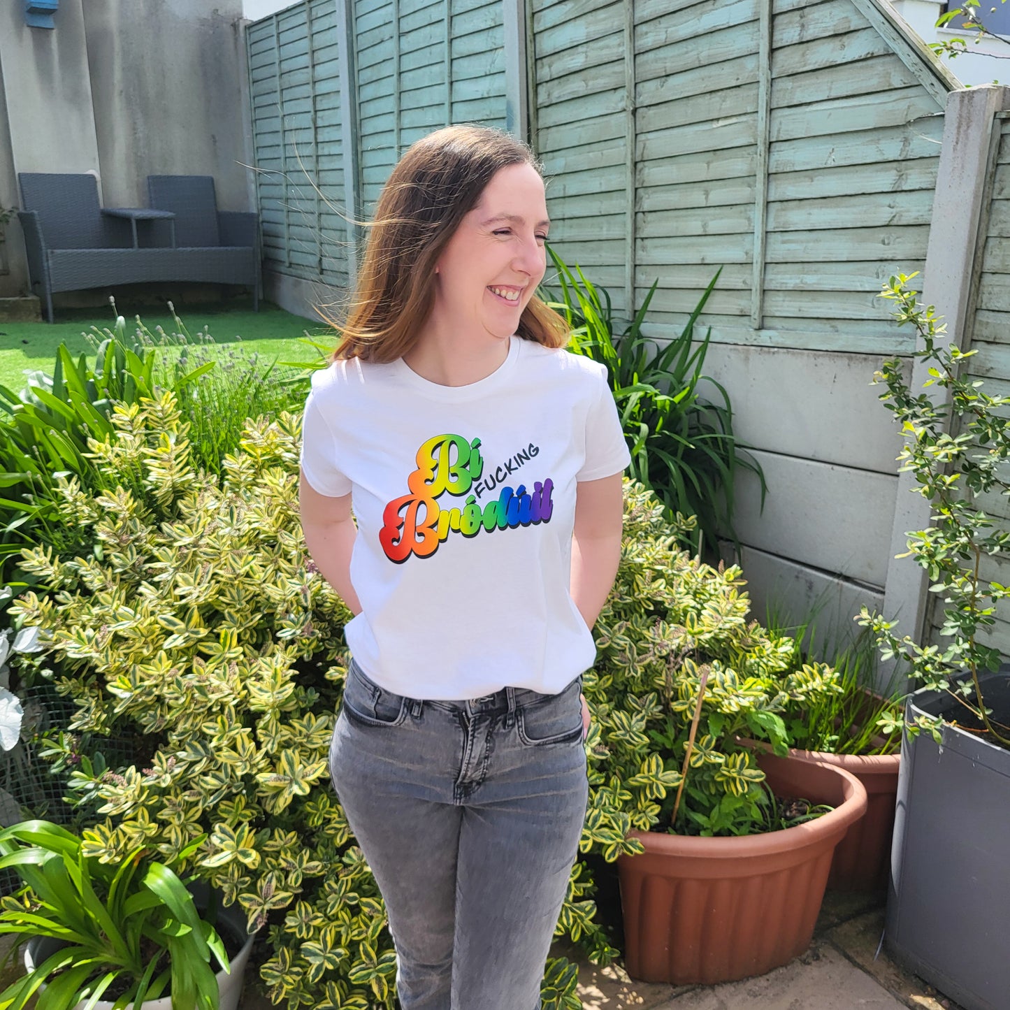 Bí fucking brodúil t-shirt