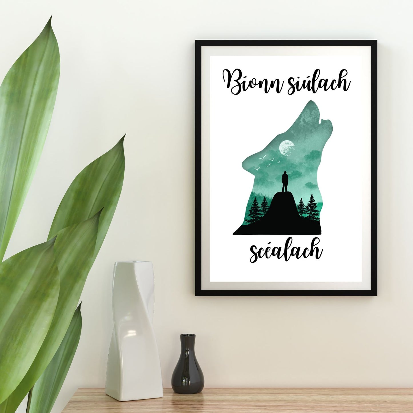 Bíonn Siúlach Scéalach print