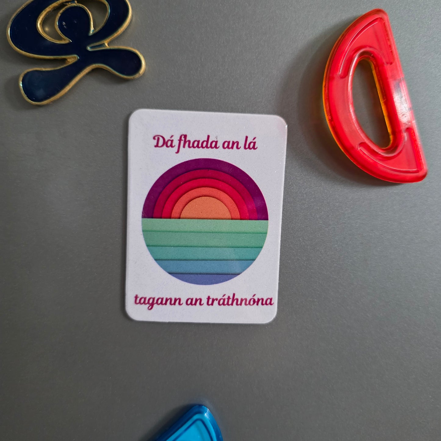 Dá fhada an lá magnet