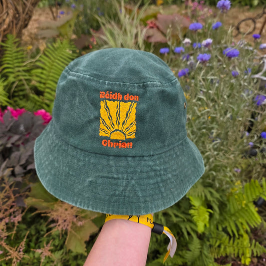 Réidh don Ghrian bucket hat