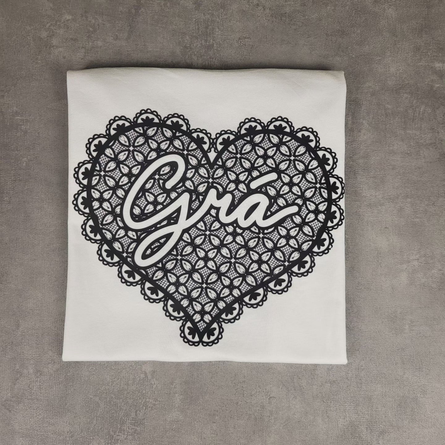 Grá lace t-shirt