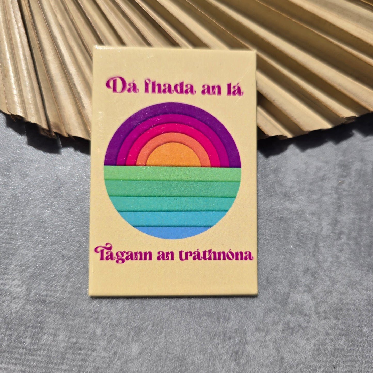 Dá fhada an lá magnet